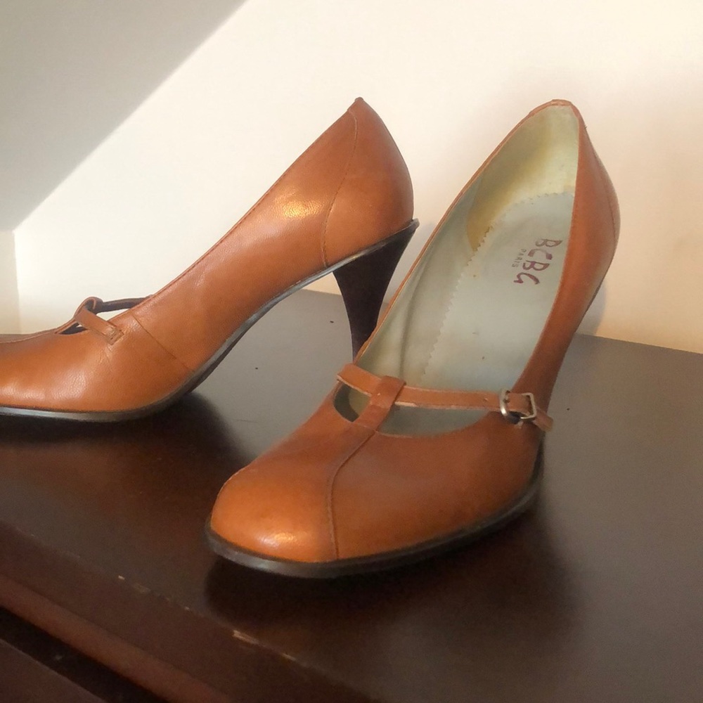 Brown pumps